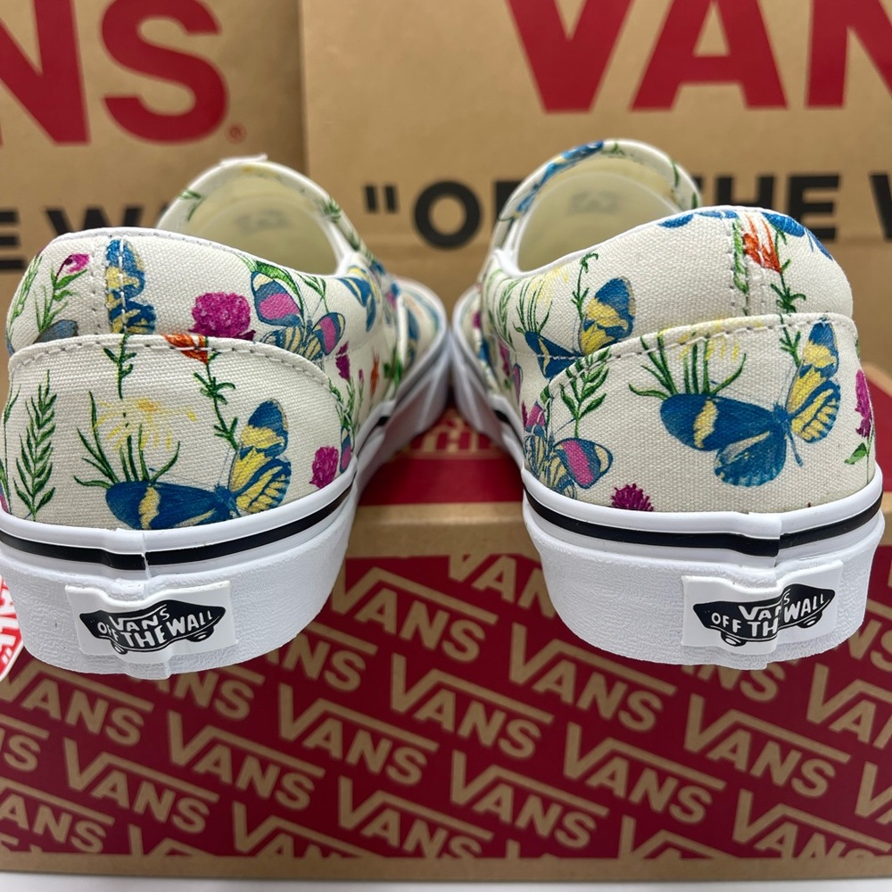 Vans Men's Classic Slip-On Butterfly Floral Marshmallow Sneakers
VN0A5AO8UC0 - Picture 4 of 16